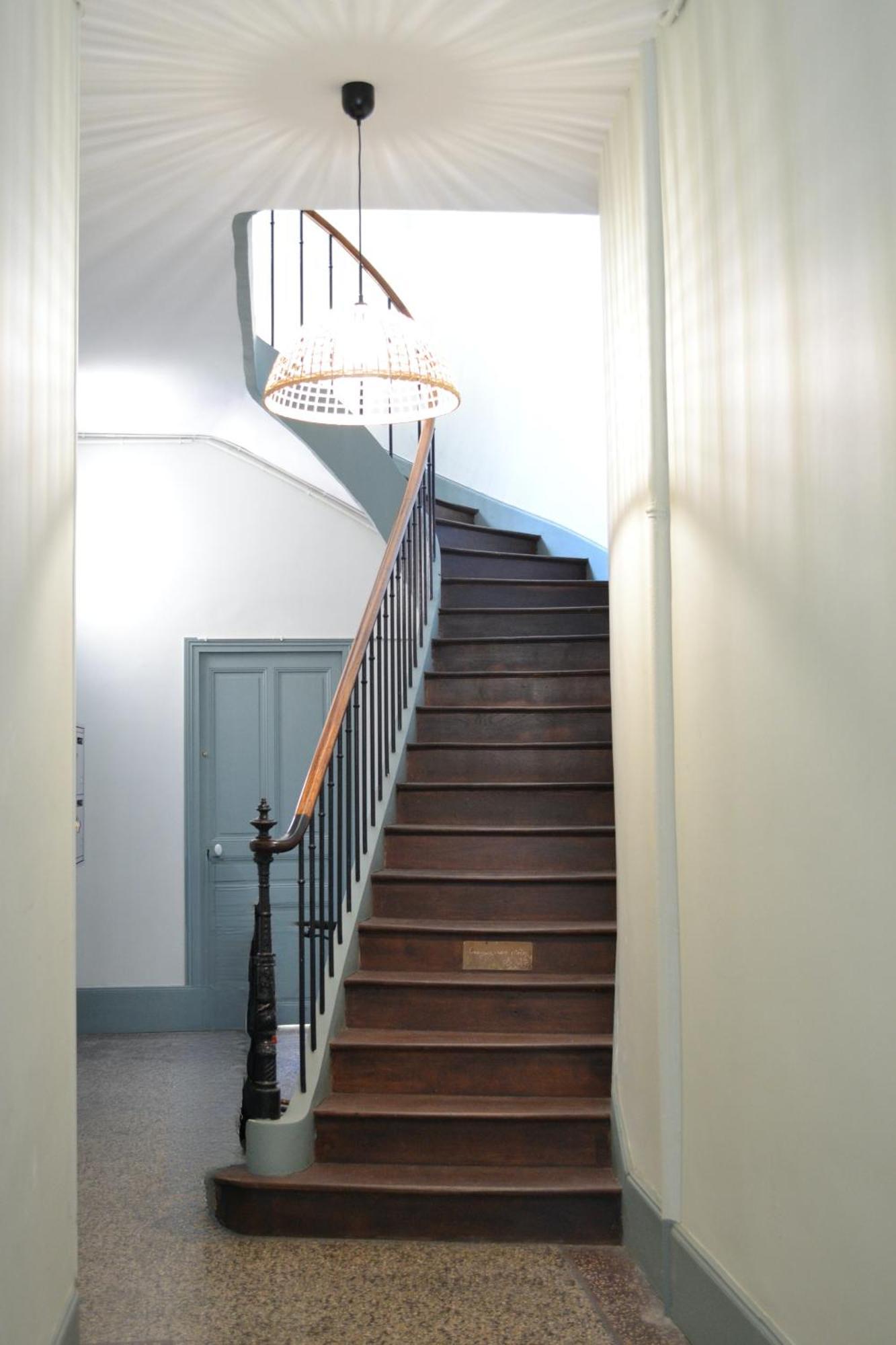 So Guest, Clou Dans Le Fer, Modern Suite Near Cathedral Reims Exterior photo